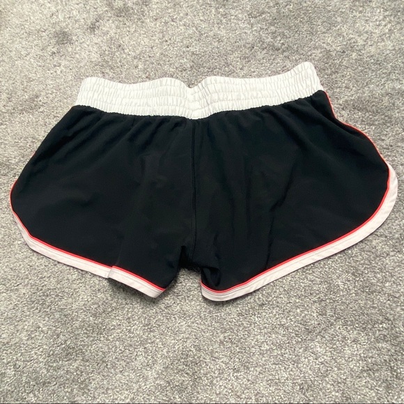 Black & White (w/Pink) Under Armour Workout Shorts, M - Picture 8 of 12
